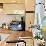 Al-dom Aniol Apartment *