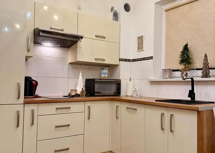 Al-Dom Apartament Aniol 아파트 코워브제크